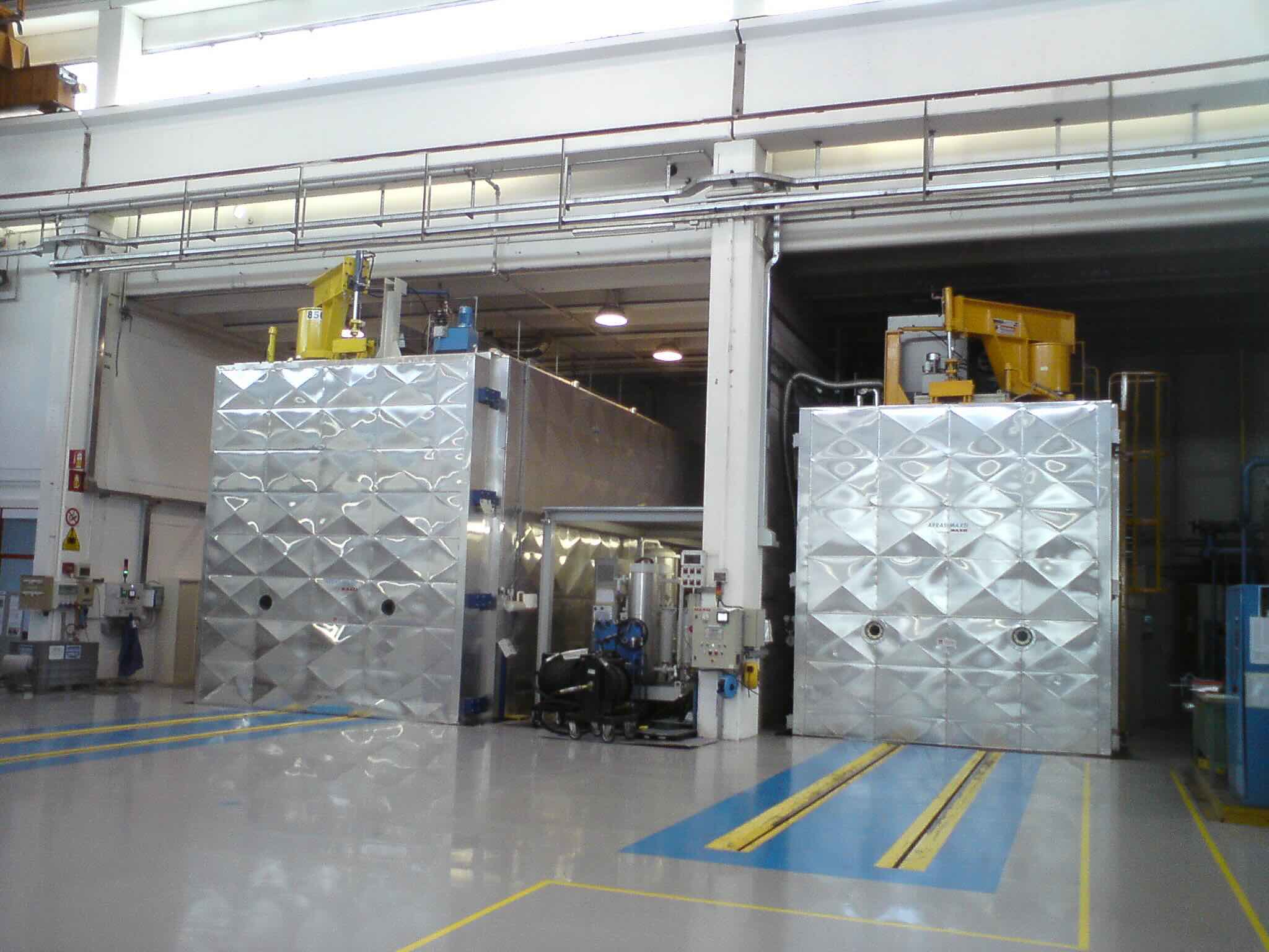 Photo d'une étuve spéciales de la gamme MVO (Maxei Vaccum Oven) pour le séchage sous vide (transformateurs et moteurs). Une réalisation d'Arras Maxei